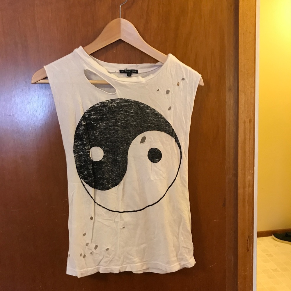 Distressed yin yang tank urban outfitters