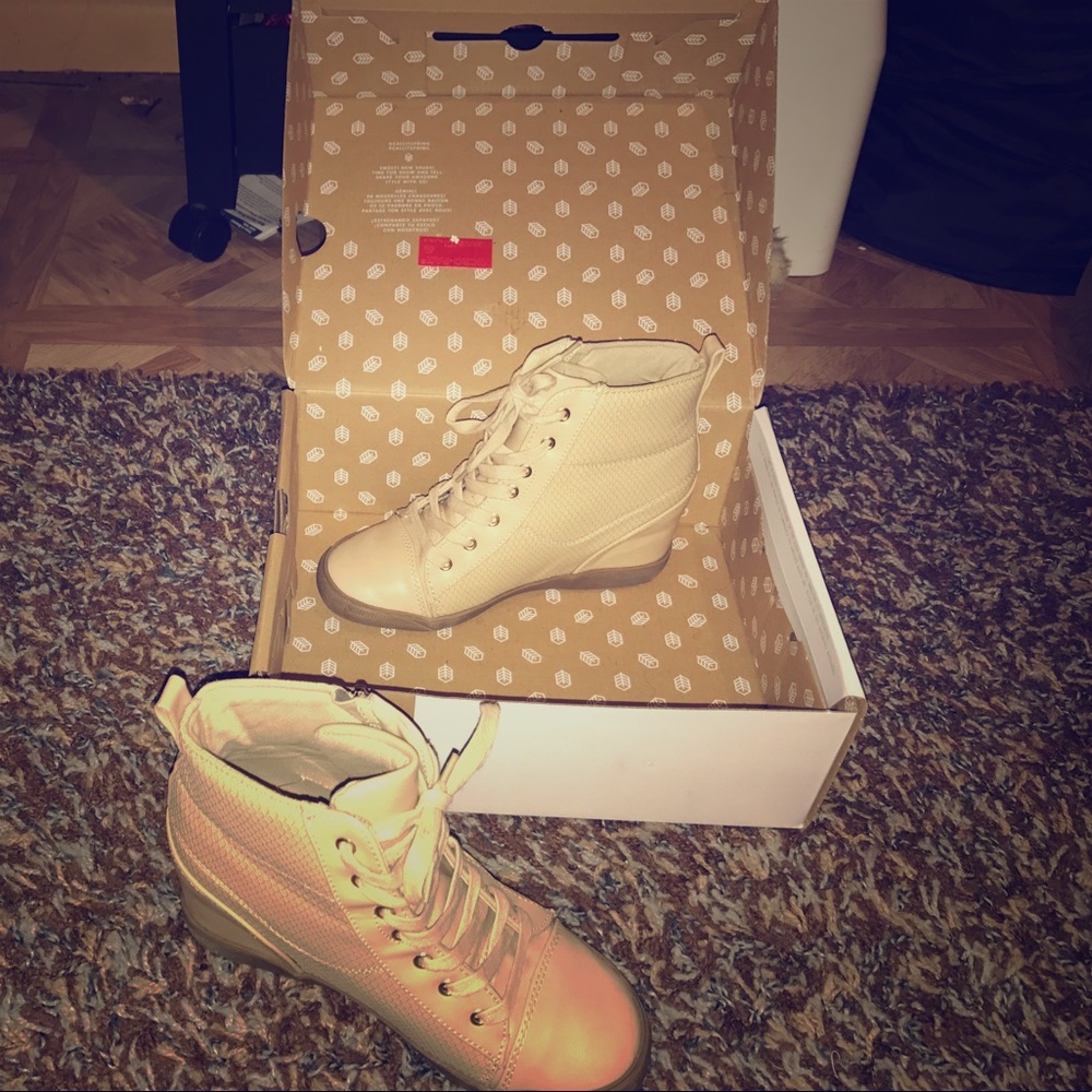 Gently worn WEDGE SNEAKERS