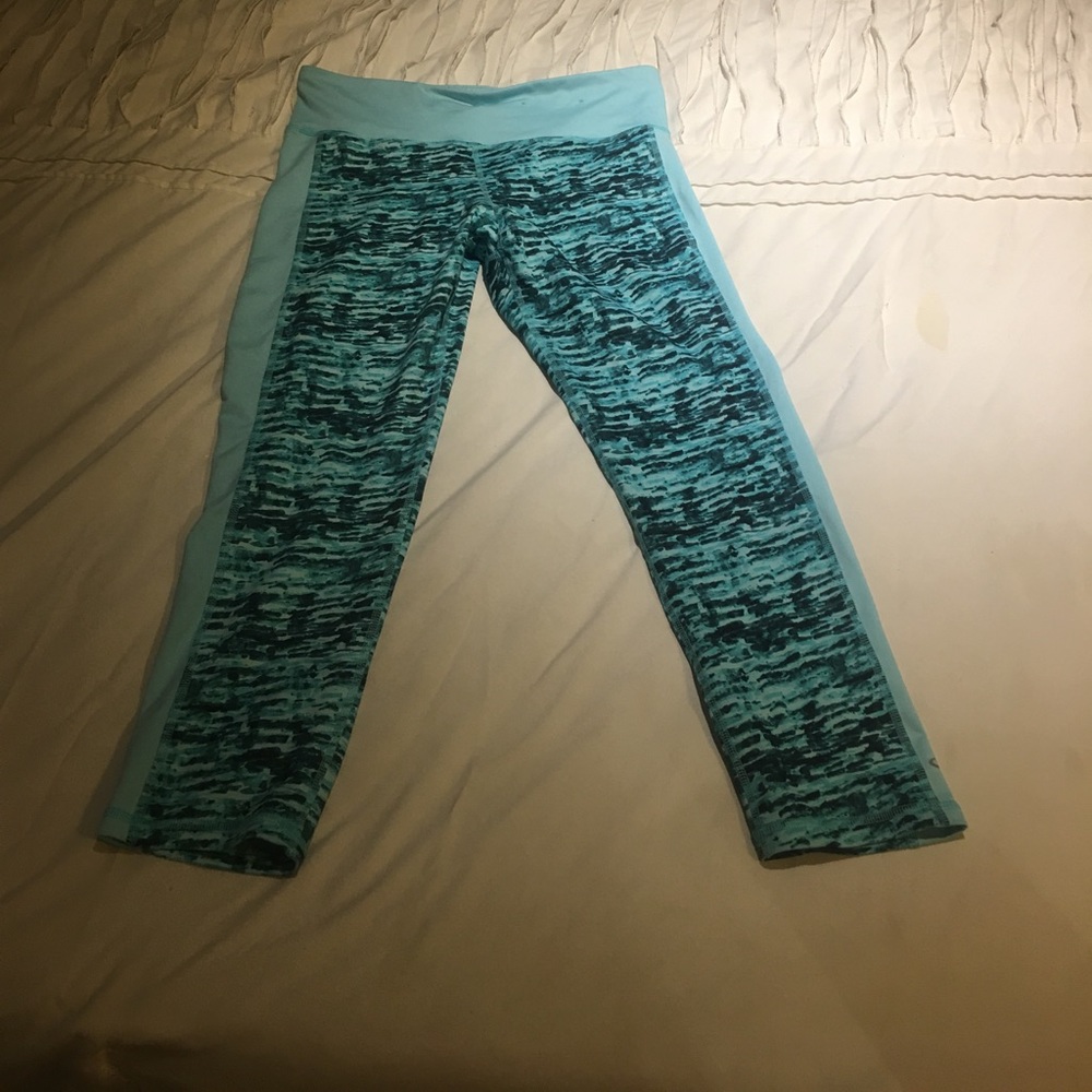 Capri athletic leggings