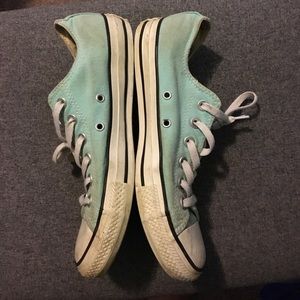 Size 8 women's converse