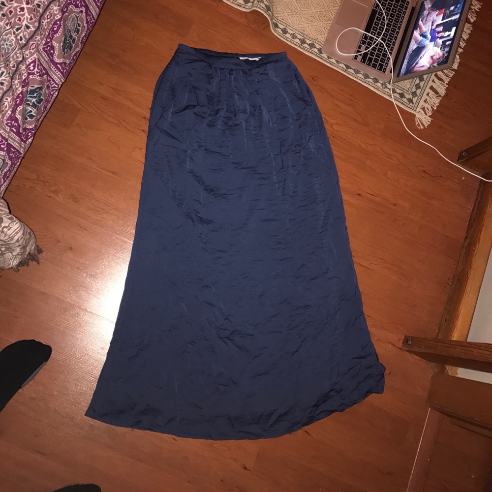 long skirt never worn, super cute on!!