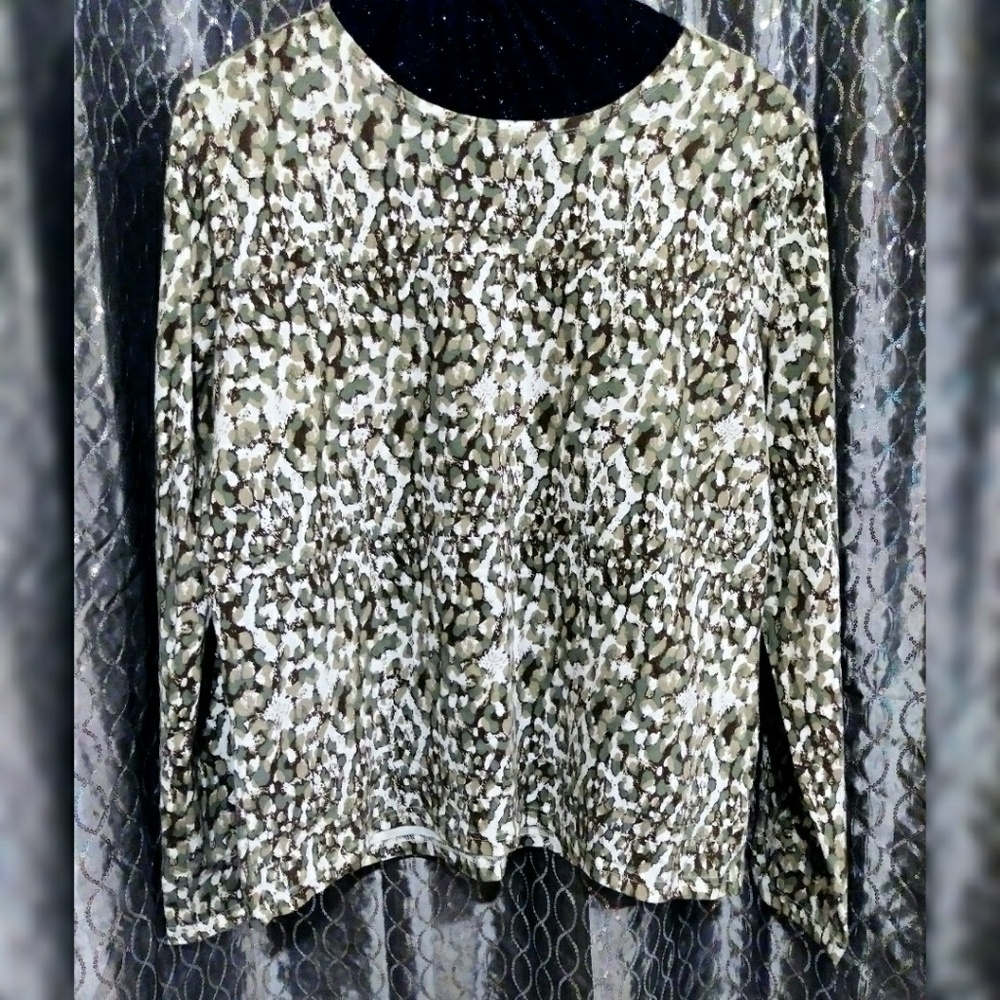 Kim Rogers Long sleeve stretchy green brown shirt
