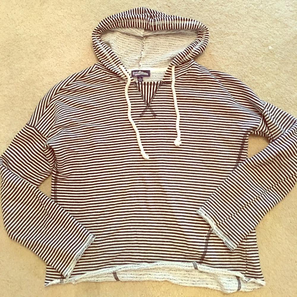 Cut off sweatshirt with stripes