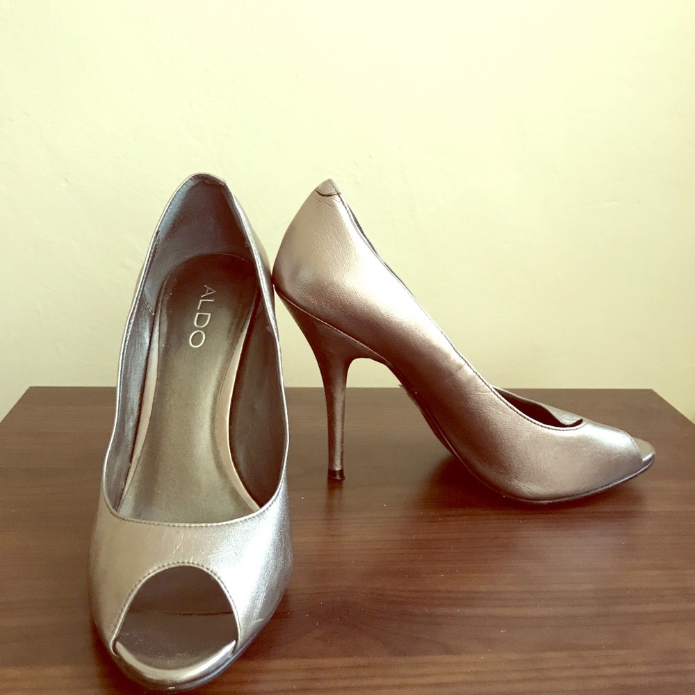 Aldo peep toe pumps