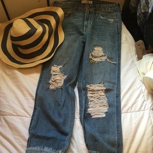 Floppy straw hat and boyfriend jeans