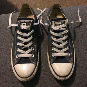 Size 8 navy blue converse