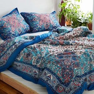 UO Twin XL Duvet Cover AND Two Shams