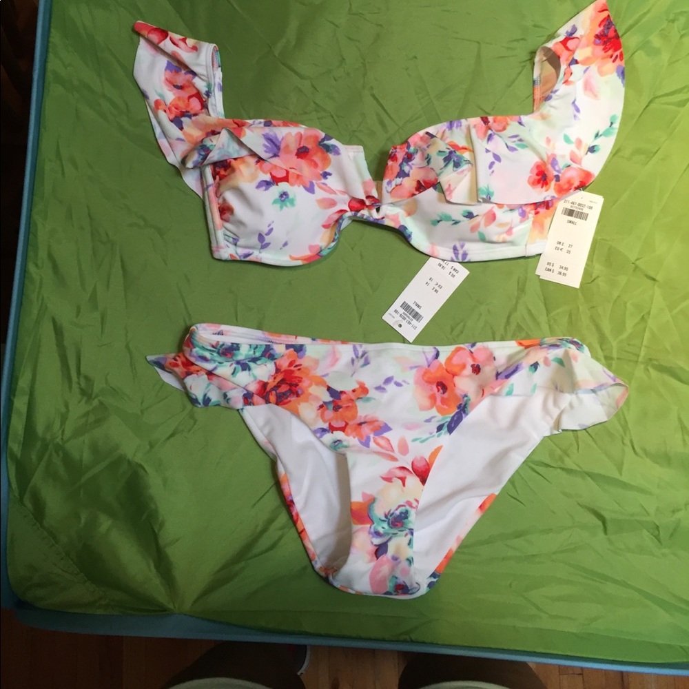 Gilly Hicks ( Hollister ) bikini
