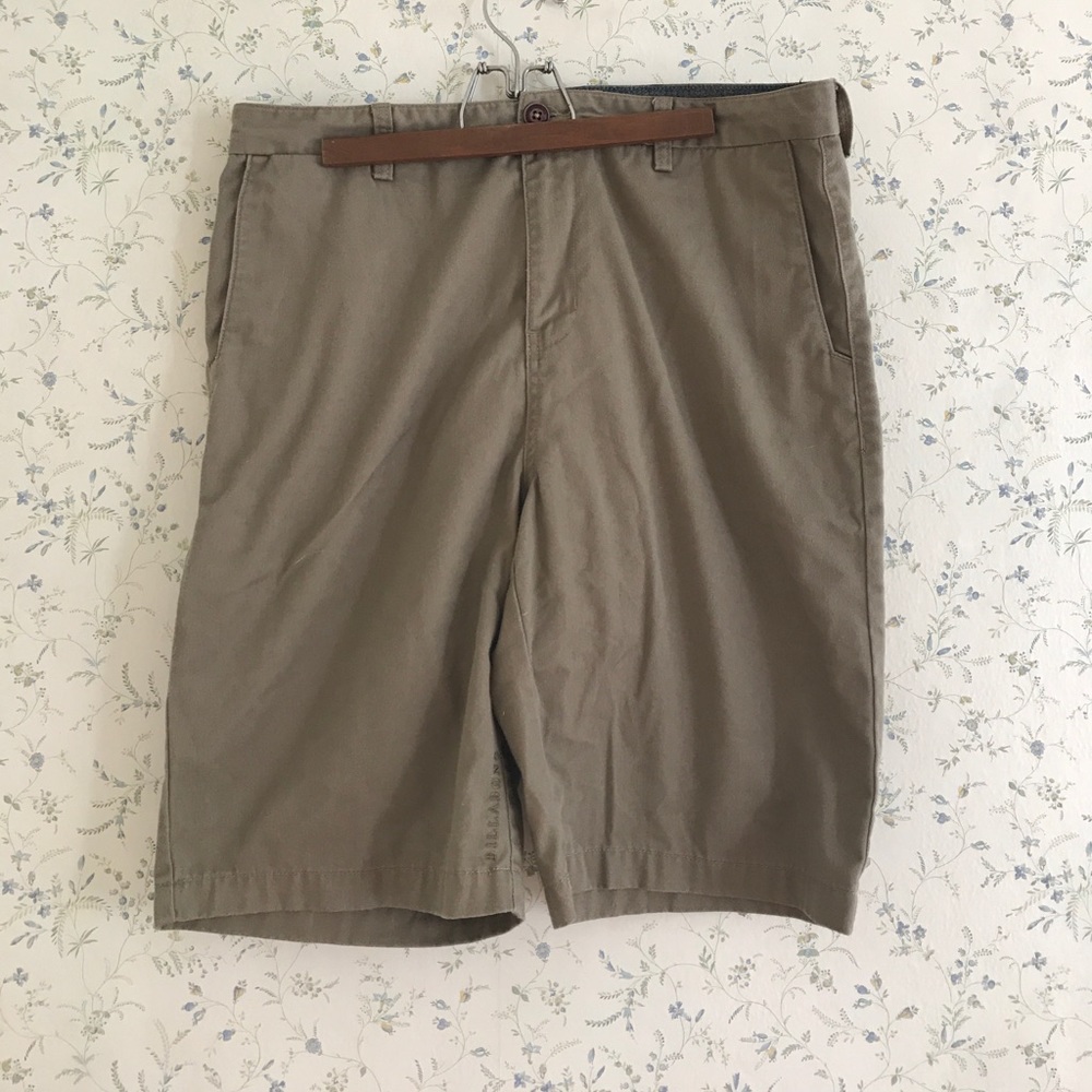 Billabong size 34 shorts