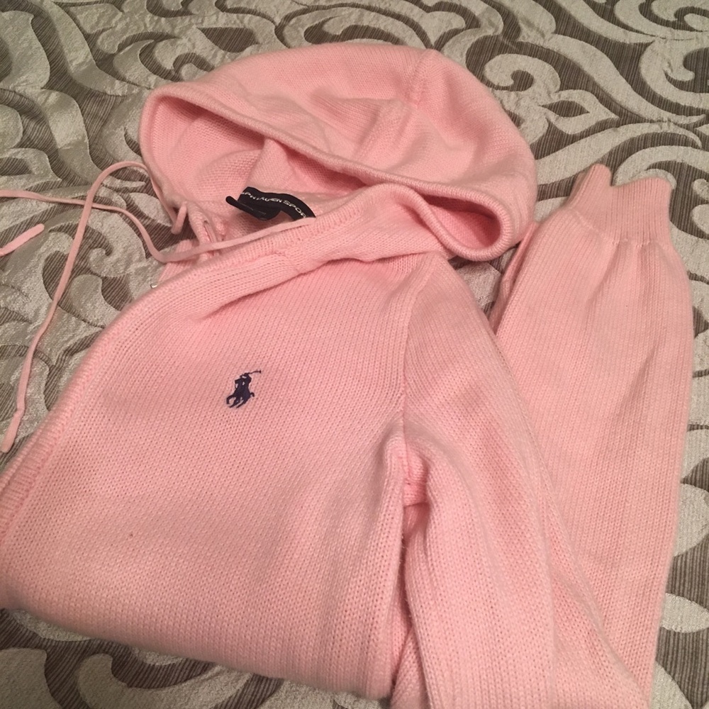 Top name brand sweater - Picture 4 of 7