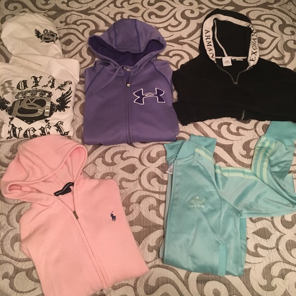 Tops - Top name brand sweater