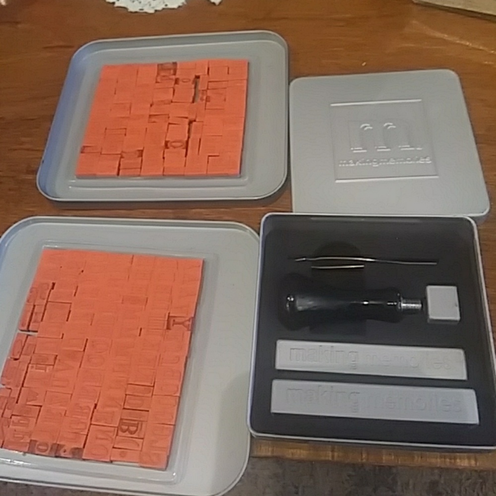 MAKING MEMORIES SCRAPBOOKING STAMPS & STAMPER