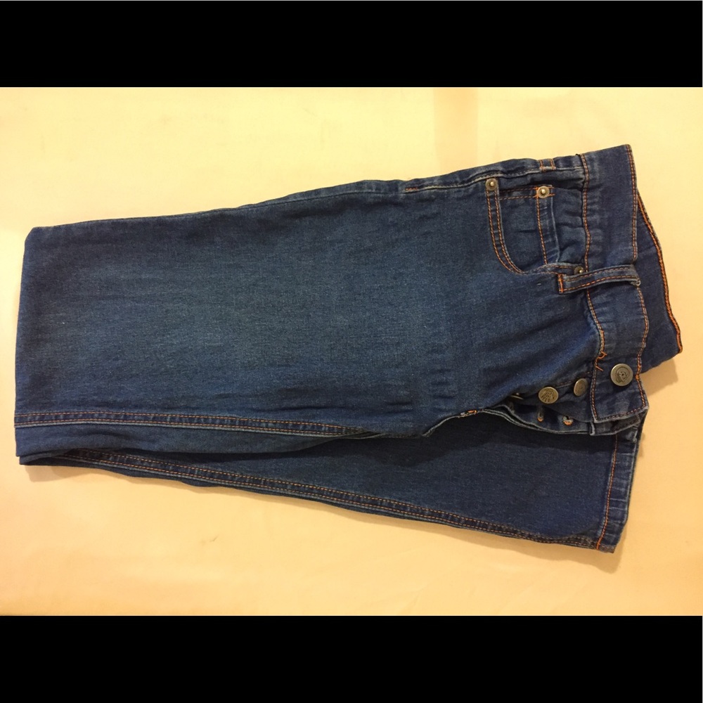 Blue medium wash skinny jeans