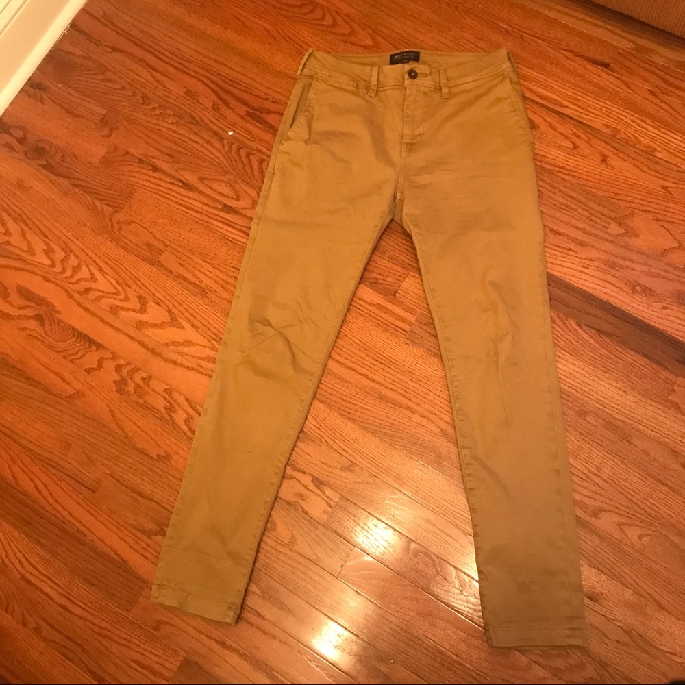 American Eagle, Extreme Flex Khakis