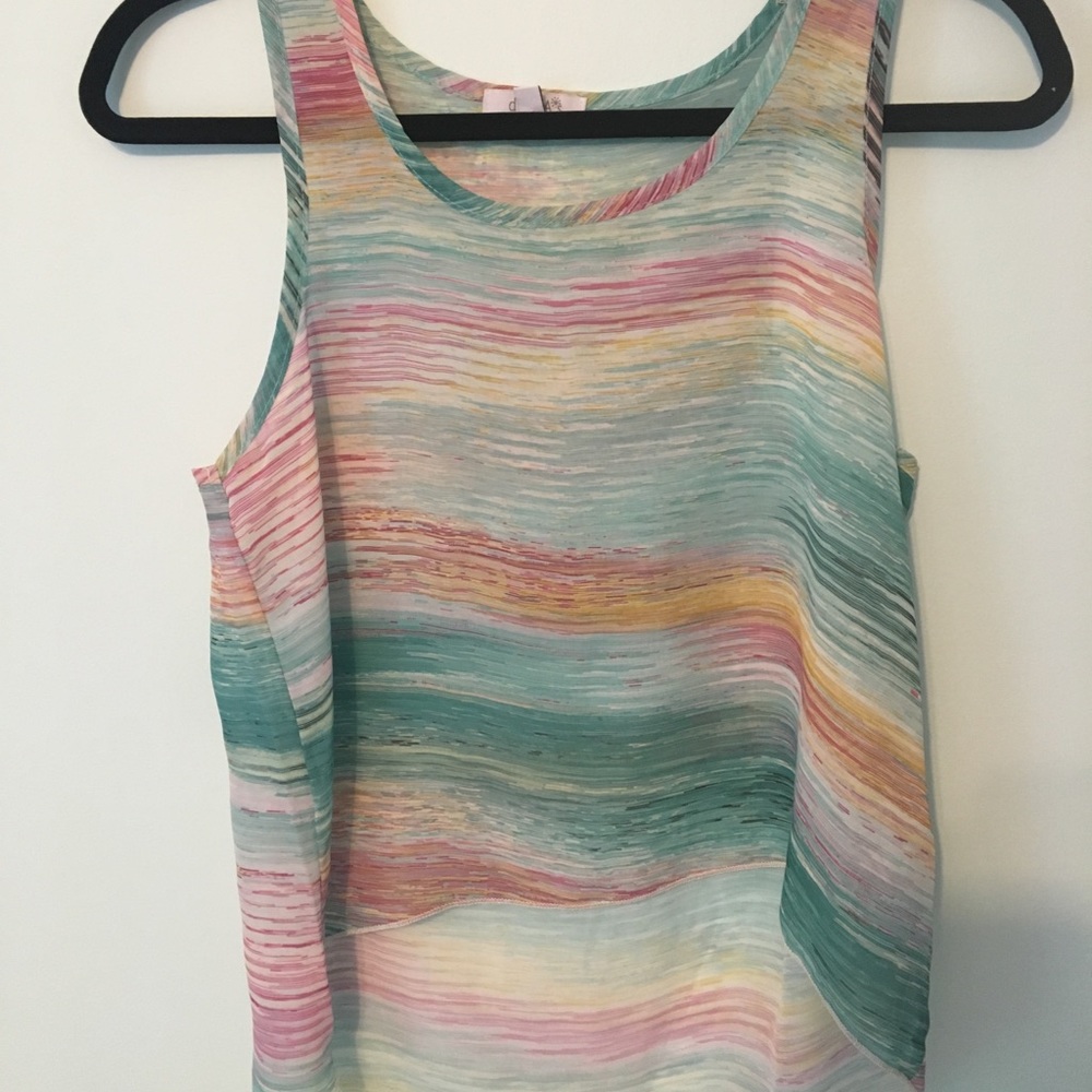 Cute colorful high low tank top!