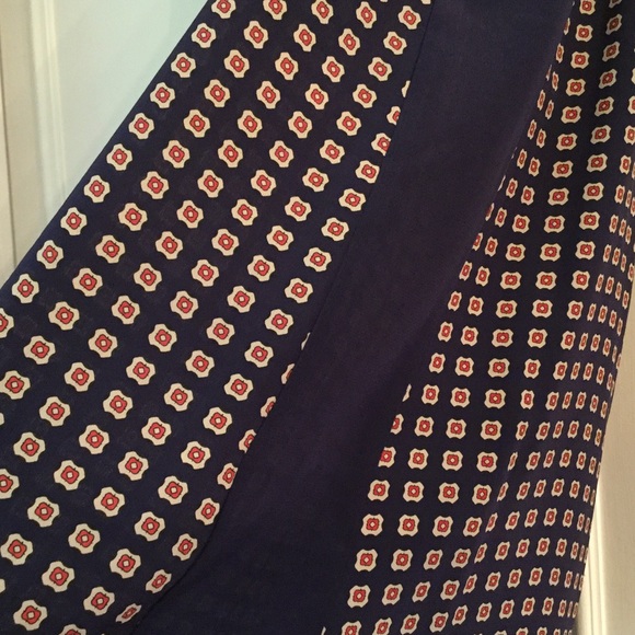 Navy blue with red and cream skirt - Picture 3 of 3