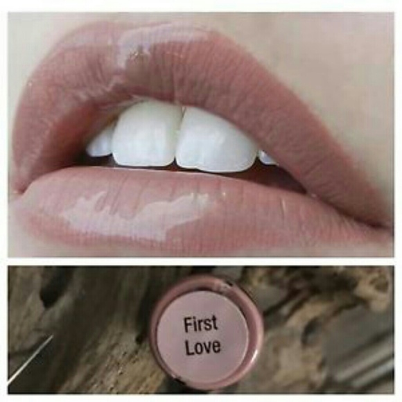 First Love LipSense - Picture 1 of 3