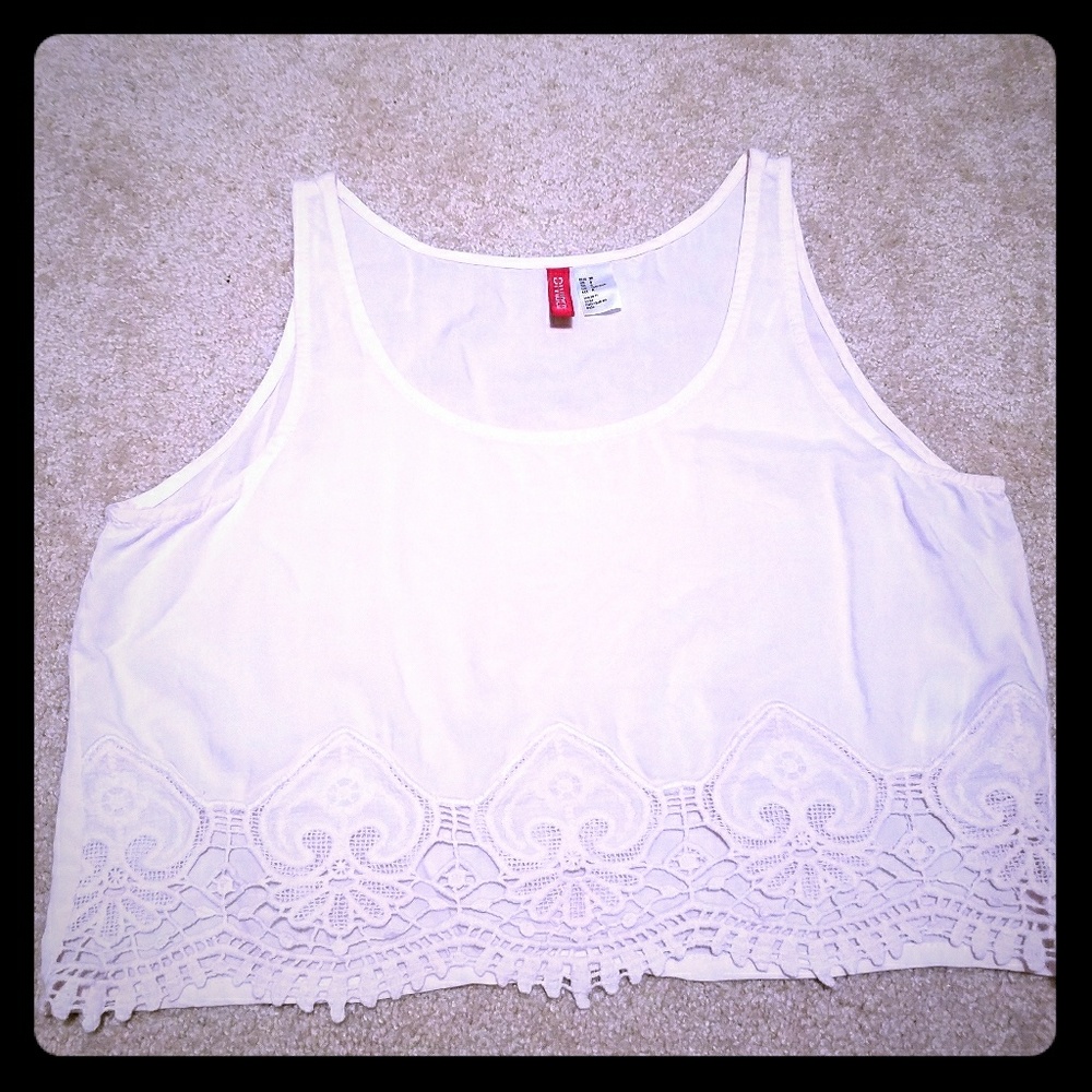 H&M light pink lacey crop top