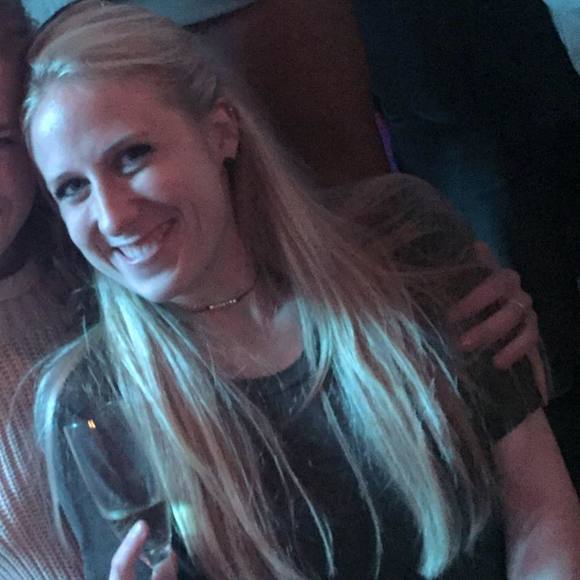 Meet your Posher, Joanna - Picture 1 of 1