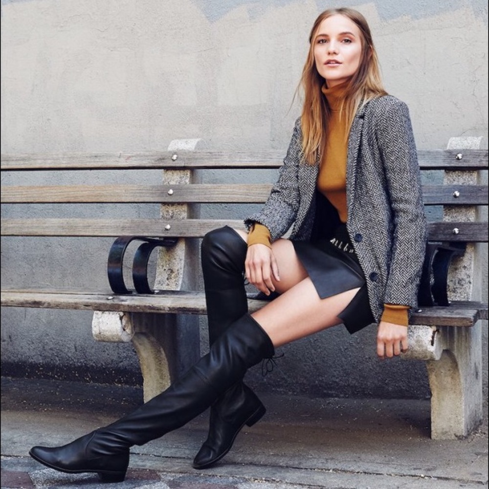 ⭐️✨ISO Stuart Weitzman Lowland 7 or 7.5 leather✨⭐️