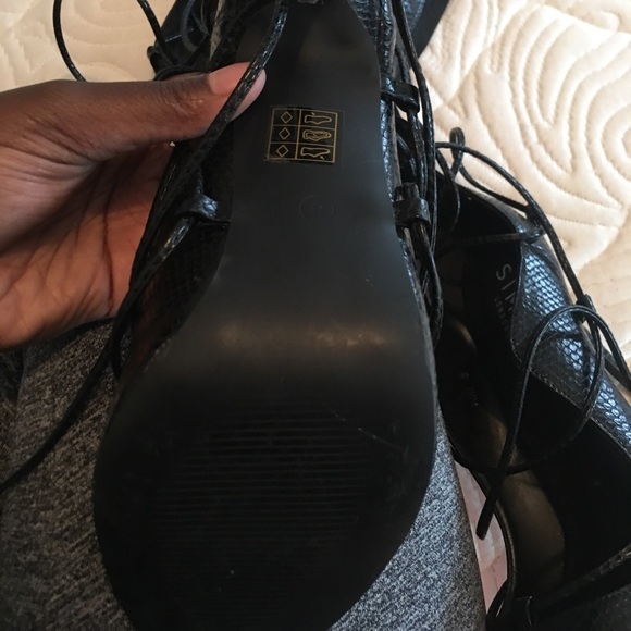 Lace up boots - Picture 3 of 3