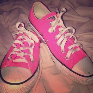HOT pink women's converse !!