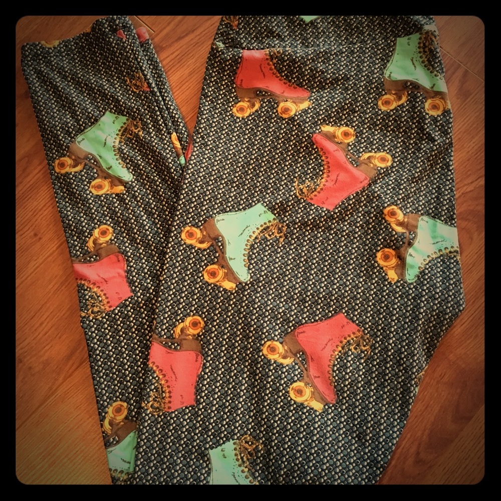 LuLaRoe TC Unicorn Leggings! Roller Skate print!
