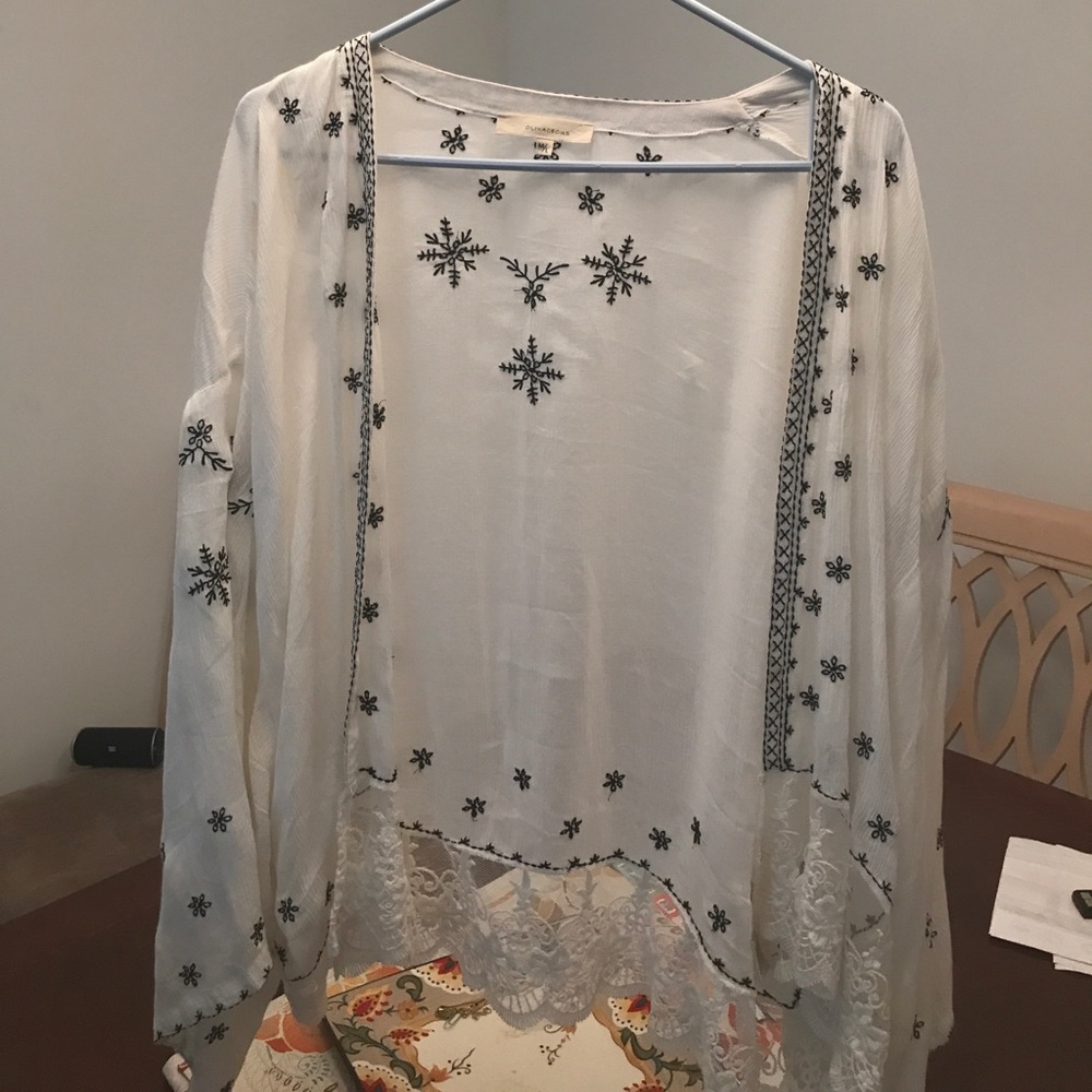 White lace kimono