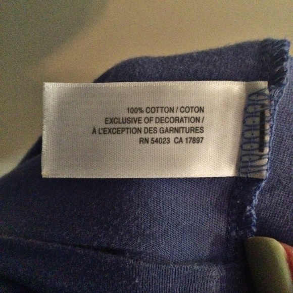 Old Navy top with crochet detail sleeves - Picture 6 of 7