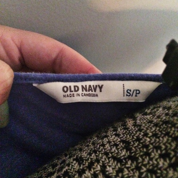 Old Navy top with crochet detail sleeves - Picture 7 of 7