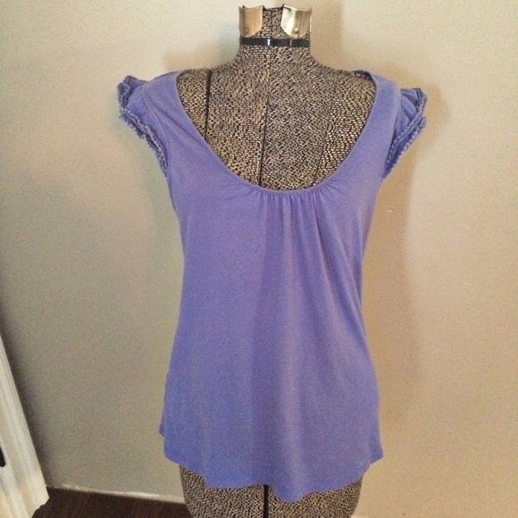 Old Navy top with crochet detail sleeves - Picture 2 of 7