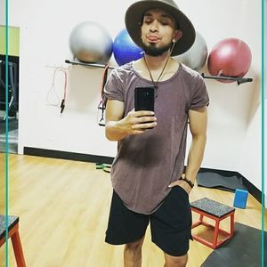 Meet your Posher, Efrain