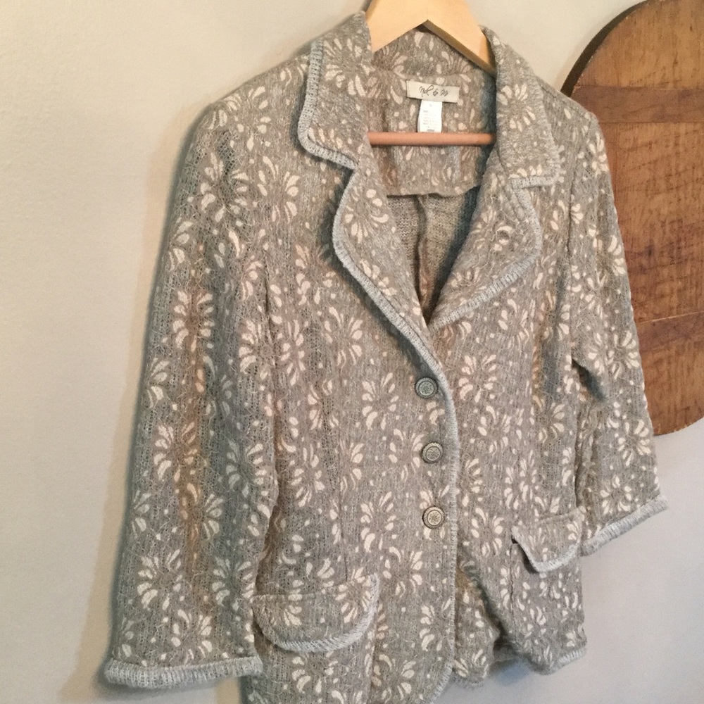 100% nylon lining, 100% acrylic jacket