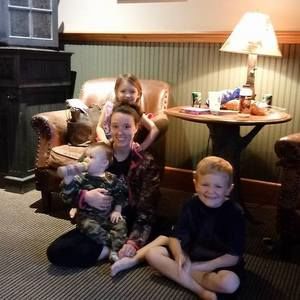 Meet your Posher, Iris