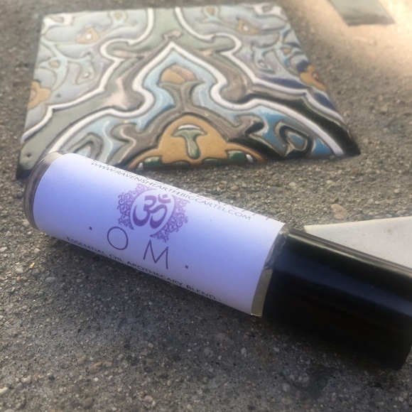 OM Essential Oil Roller ✨ Organic - Picture 3 of 7
