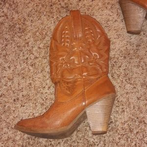 Light brown cowboy boots