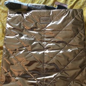 Brand New Victoria's Secret Gold Tote♥️
