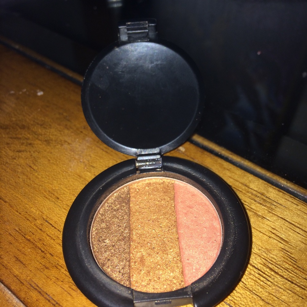 Another bronzer 😂 - Picture 2 of 5