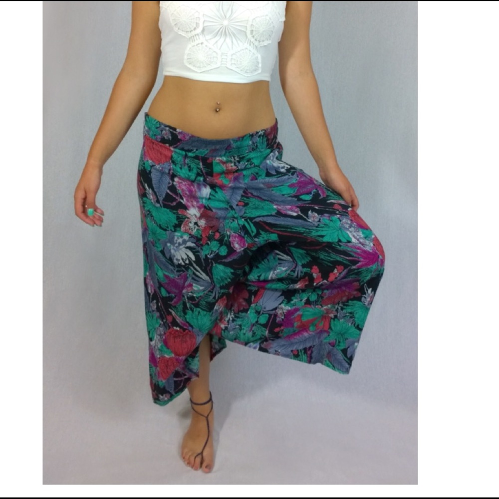 Floral/Hawaiian pattern Culottes, Capris, size M
