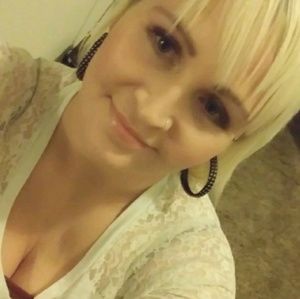 Meet your Posher, Becky