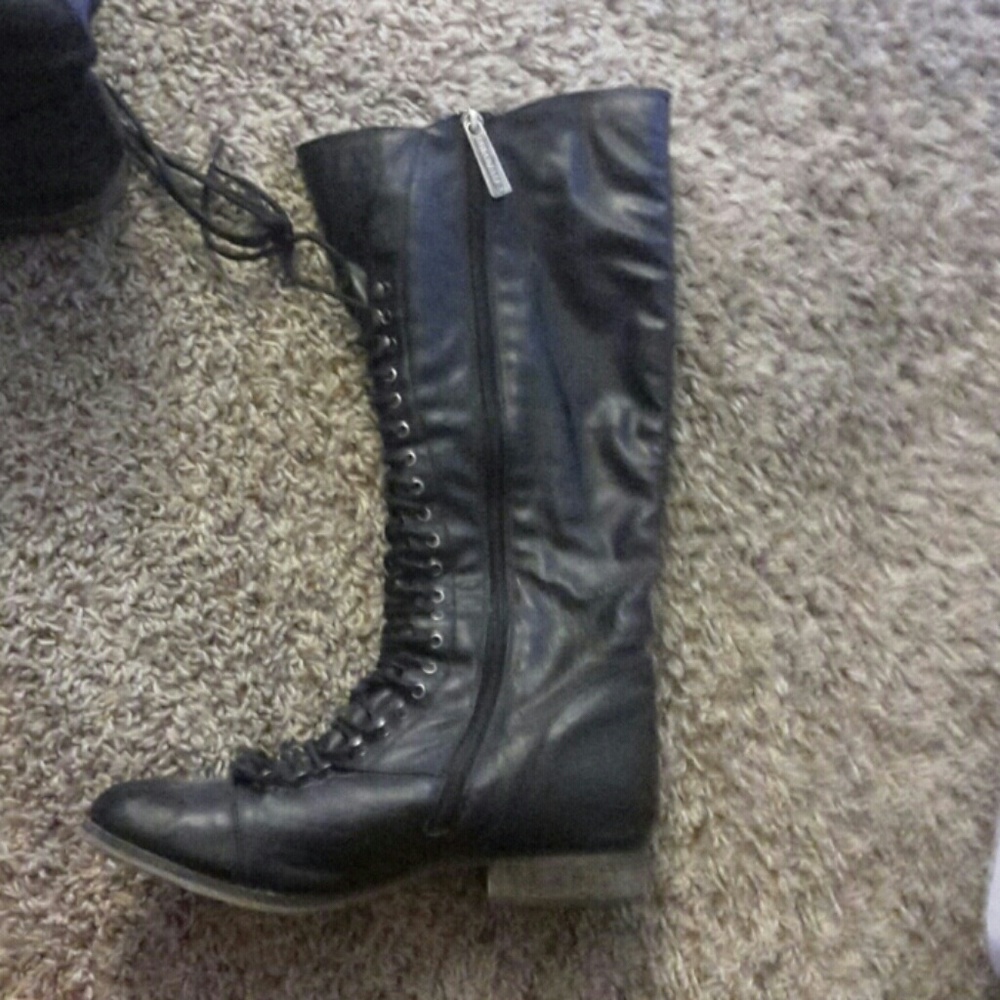 NEW PICS**Black tie up boots