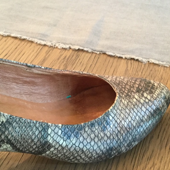 Faux snake pattern shoes - Picture 4 of 4