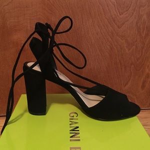 Gianni Bini black heels