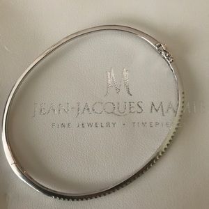 14K white gold diamond bangle bracelet
