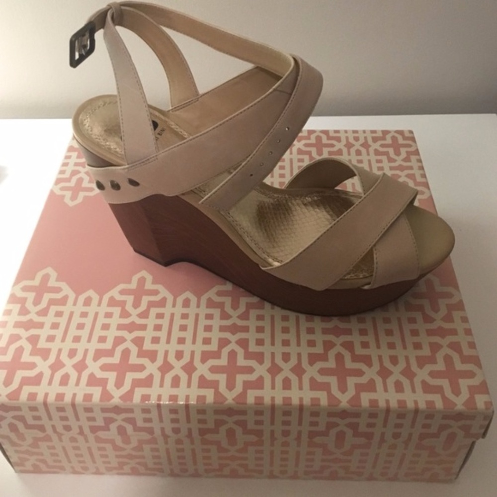 Gianni Bini Wedge Heels