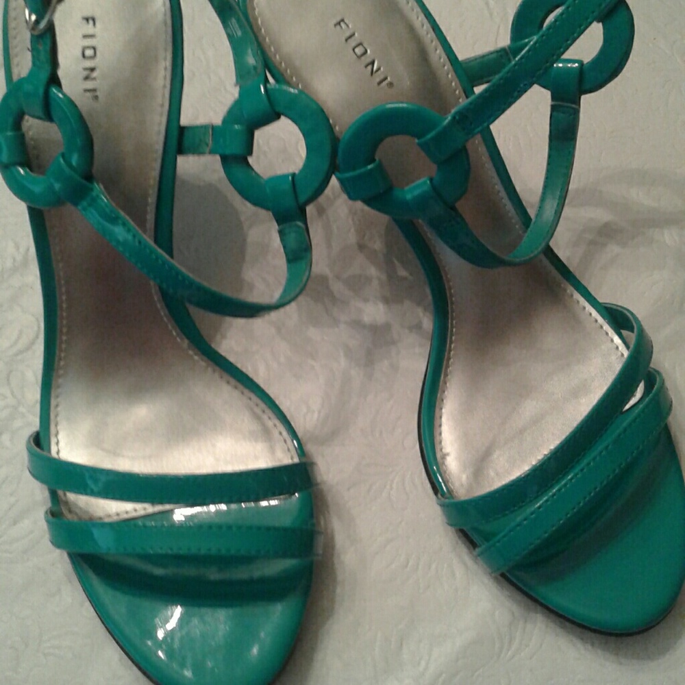 NWOT Fioni  patent real high heel sandals
