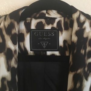 Cheetah elegant blazer.