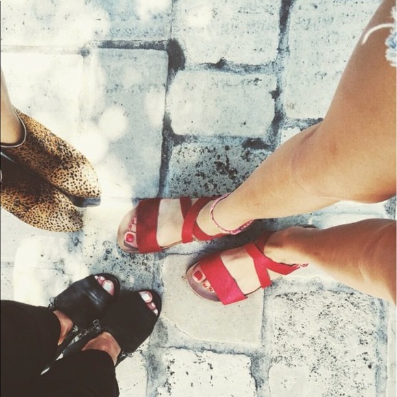 NIB Red Cowhide Hair Leather Boho Sandal - Picture 1 of 5