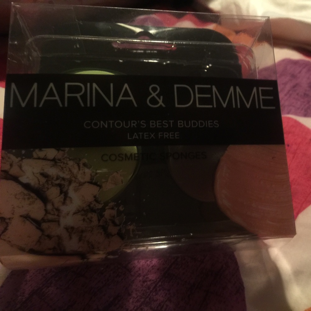 Marina& Demme contour's latex free sponge
