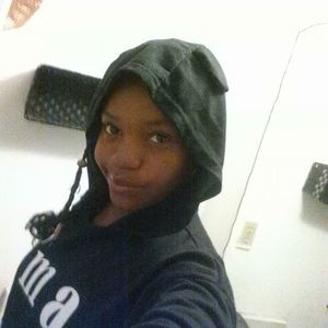 Meet your Posher, Yolanda
